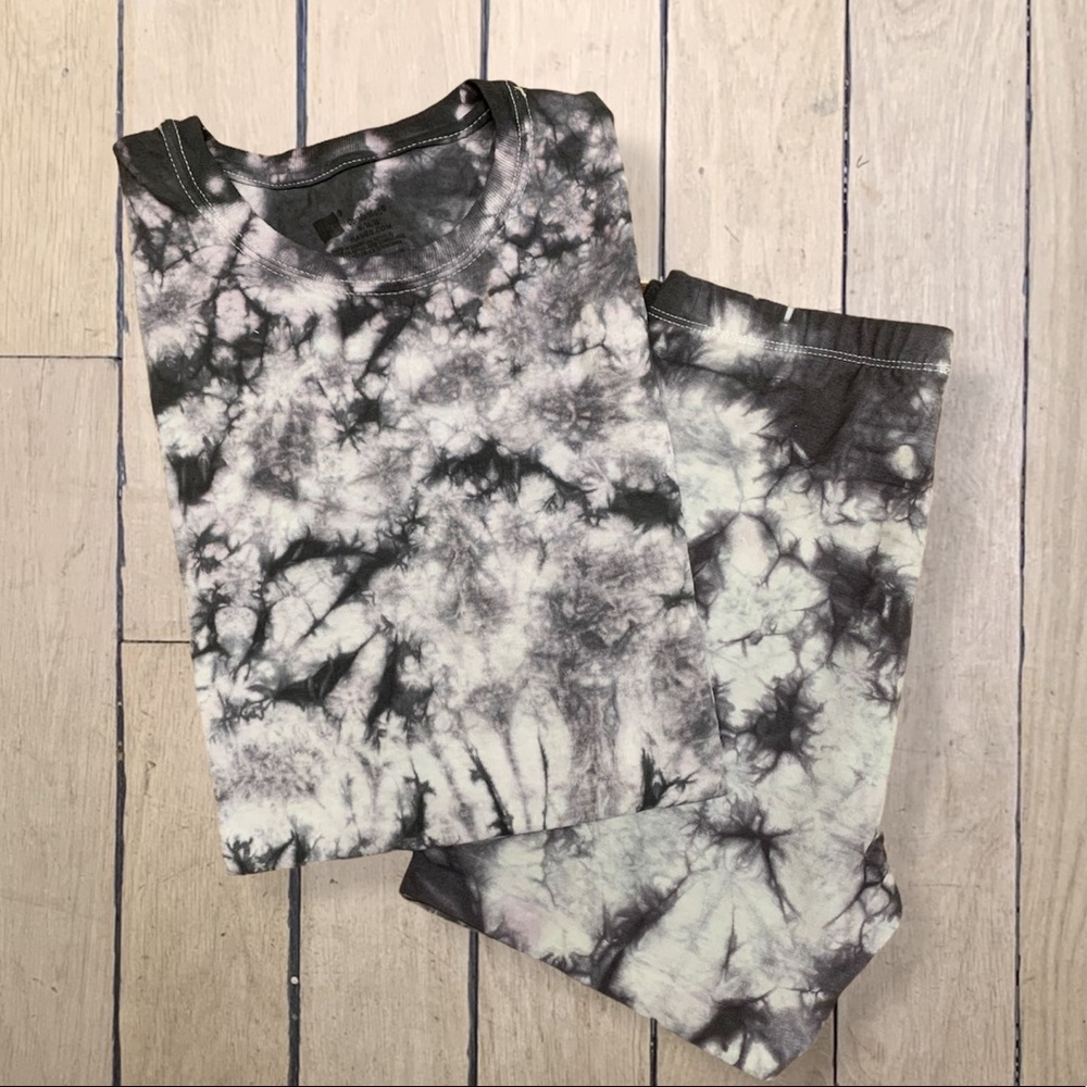 ⭐️ Wāhine Tie Dye Biker Set in Ele’ele (black) -NEW🖤